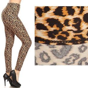 Leopard print leggings